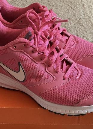 Кросовки nike яскраві рожеві, надлегкі