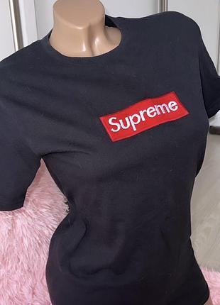 Футболка supreme