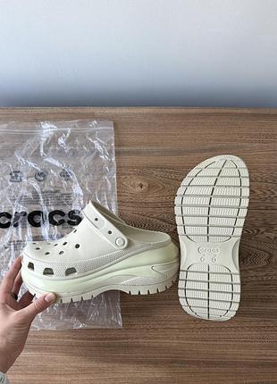Crocs mega crush clog m7 w9 бежеві. нові.  оригінал.