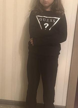 Спортивный костюм на девочку guess 7/9 лет оригинал
