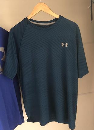 Футболка under armour