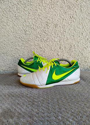 Футзалки бутси nike ctr 360 вінтажні футбольні бутси nike tiempo nike mercurial vapor superfly