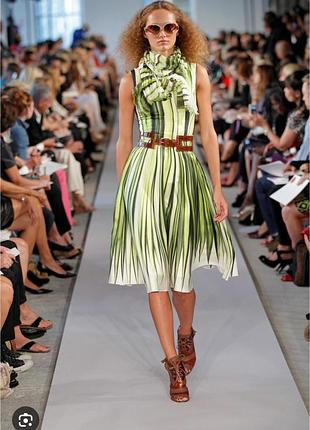 Невероятное шелковое платье oscar de la renta
