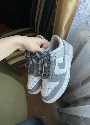 Женские кроссовки nike dank