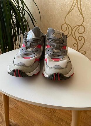 Оригінальні кросівки adidas розмір 42, устілка 27 см,