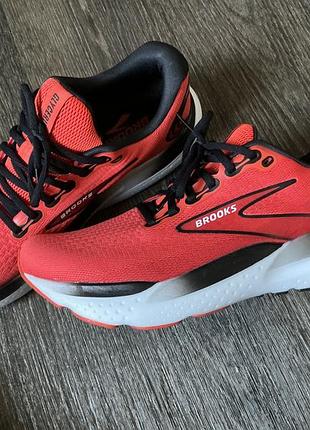 Кросівки чоловічі brooks