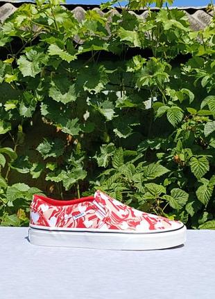 Vans off the wall marble hearts red