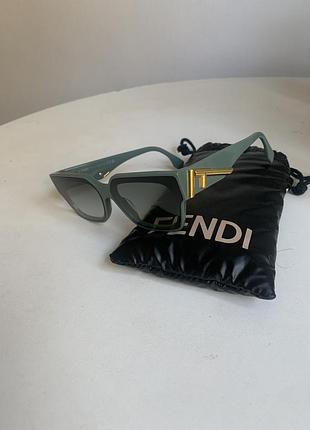 Сонцезахисні окуляри, чоловічі жіночі, унісекс.fendi ,оригінал у відмінному стані