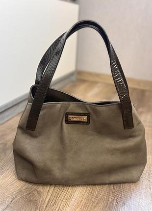 Шкіряна сумка-тоут від італійського бренду max mara