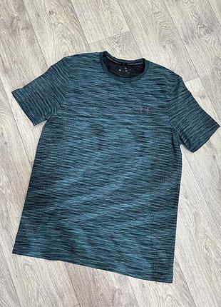 Футболка under armour