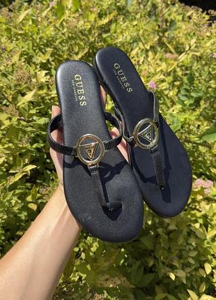 Шльопанці guess
