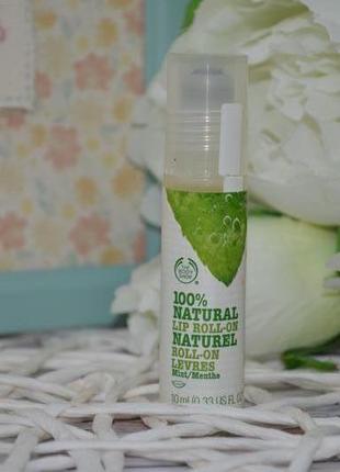 Роликовий бальзам для губ м'ята the body shop natural lip roll-on mint3 фото