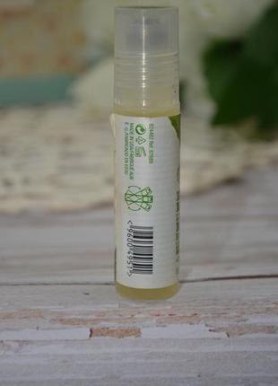 Роликовий бальзам для губ м'ята the body shop natural lip roll-on mint5 фото