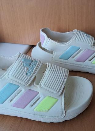 Сандалі босоніжки adidas p28