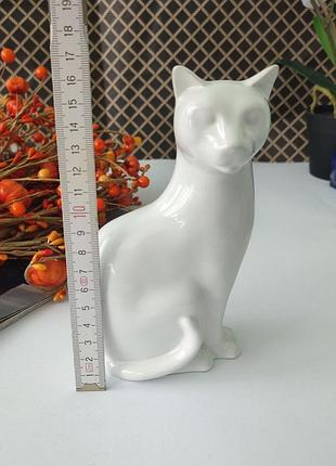 Фигурка кот 6