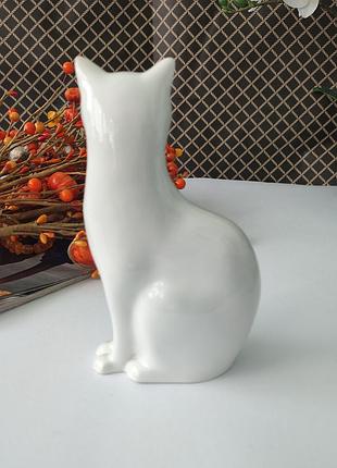 Фигурка кот 3
