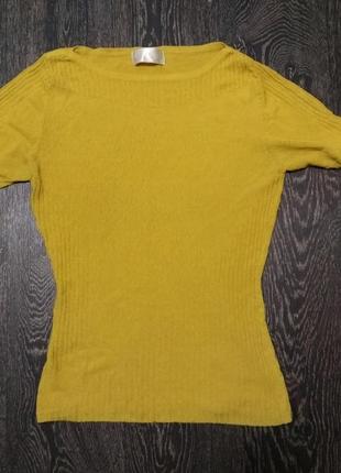 Незвичайна футболка