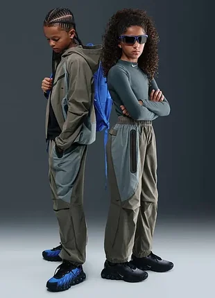 Брюки детские nike tech older kids' (boys') woven trousers ii3626-289