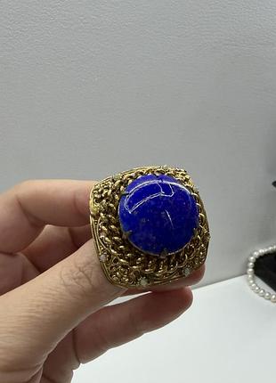 Вінтажна брошка з великим синім кабошоном ☝️ відправкая здійснюється після повної оплати на карту.