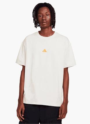Футболка nike acg lungs tee light orewood brown dq1815-104