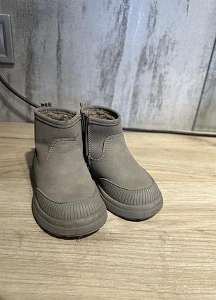 Демисезонні чобітки zara