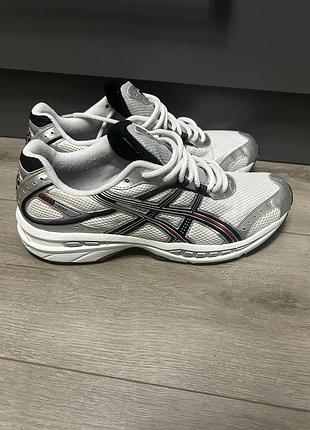 Кросівки asics