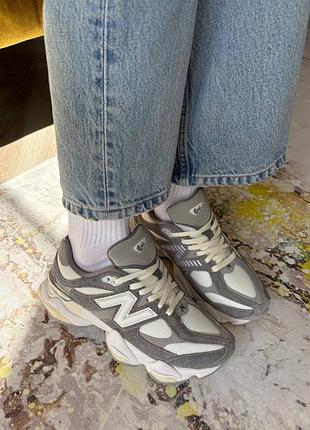 Жіночі кросівки new balance 9060 grey white