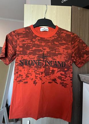Футболка дитяча stone island , 8-10 років. оригінал . у гарному стані .