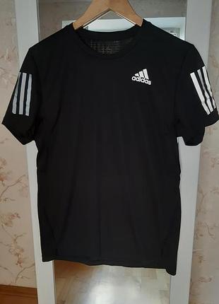 Чорна  чоловіча  чорна футболка – модель adidas own the run