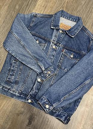 Джинсова куртка levi’s