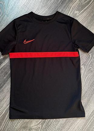 Футболка  nike