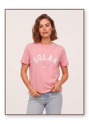 Футболка з написом solar
