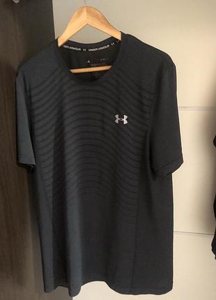 Футболка under armour