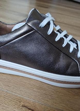 Кроссовки clarks. р 39 по стельке 25,5 см.