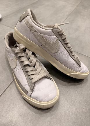 Білі шкіряні кросівки кеди унісекс nike