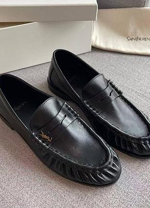 Yves saint laurent чорні лофери мʼякі та зручні