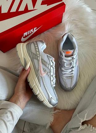 Жіночі кросівки nike initiator silver beige pink swoosh