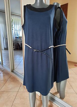 Трикотажное с пояском платье 👗