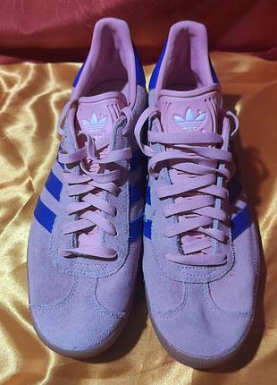 Стильные замшевые кроссовки adidas gazelle