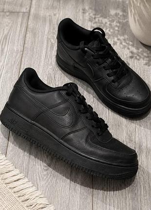 Кросівки чорні nike air force 35 розмір 22,5 см