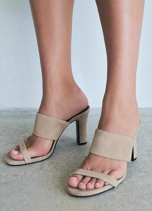 Замшеві туфлі-мюлі на високому підборі zara