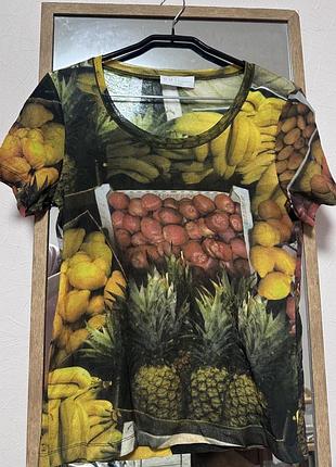 Яскрава сітчаста футболка oui в стилі dolce & gabbana / прозорий фруктовий топ-сітка (ананаси, лимони) розмір l-xl