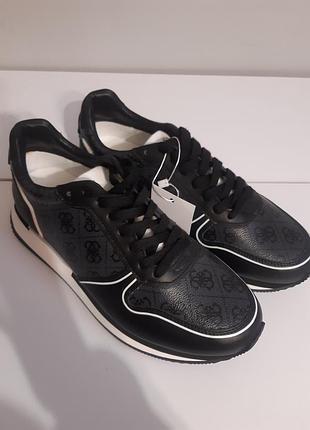 Кроссовки guess