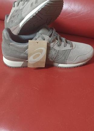 Чоловічі кросівки asics
