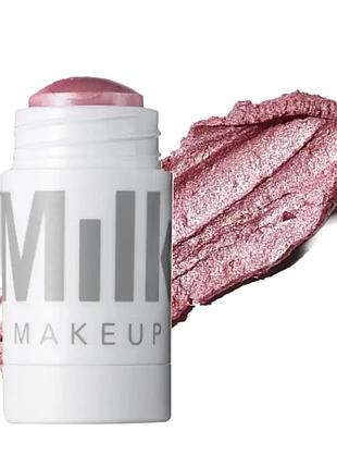 Кремовый хайлайтер румяна стик milk makeup dewy cream highlighter stick rad 6.7g