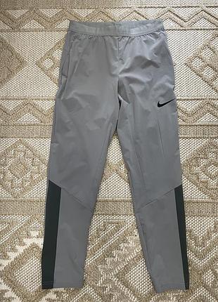 Чоловічі спортивні штани nike pro