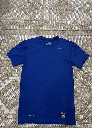 Чоловіча компресійна футболка nike pro combat