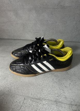 Оригінальні футзали adidas