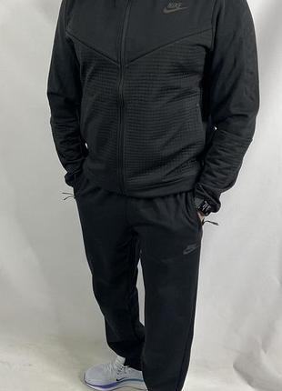 Чоловічий спортивний костюм nike чорного кольору