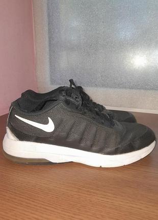 Кроссовки nike. размер 33
